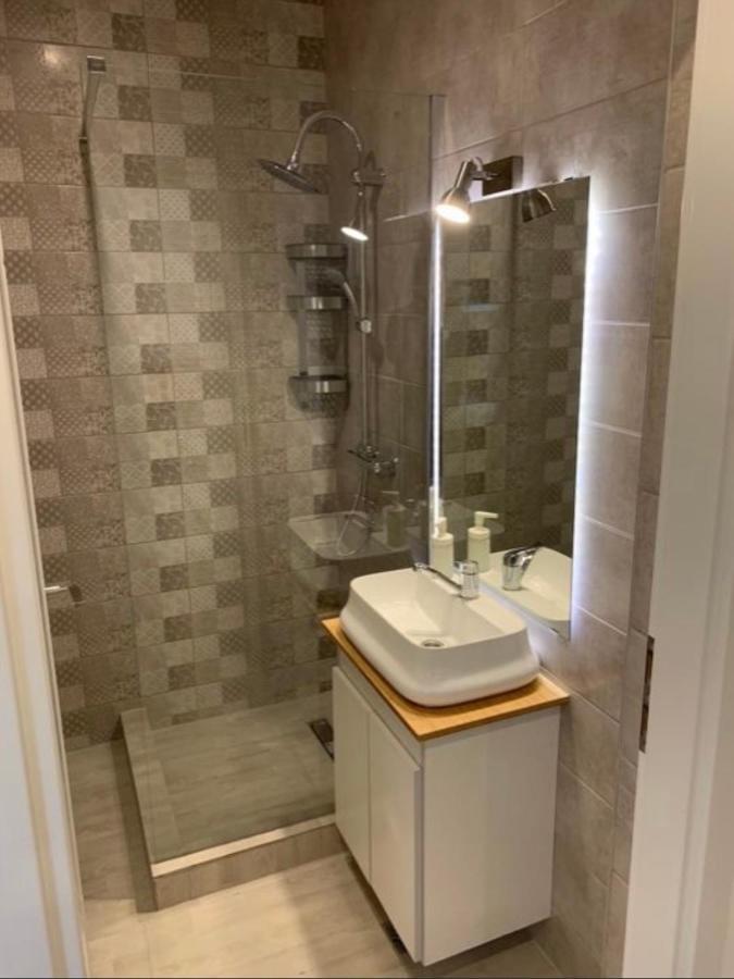 Retreat Luxury Apartment Near Presidential Palace Бухарест Екстер'єр фото